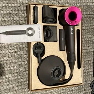 Dyson supersonic UK plug